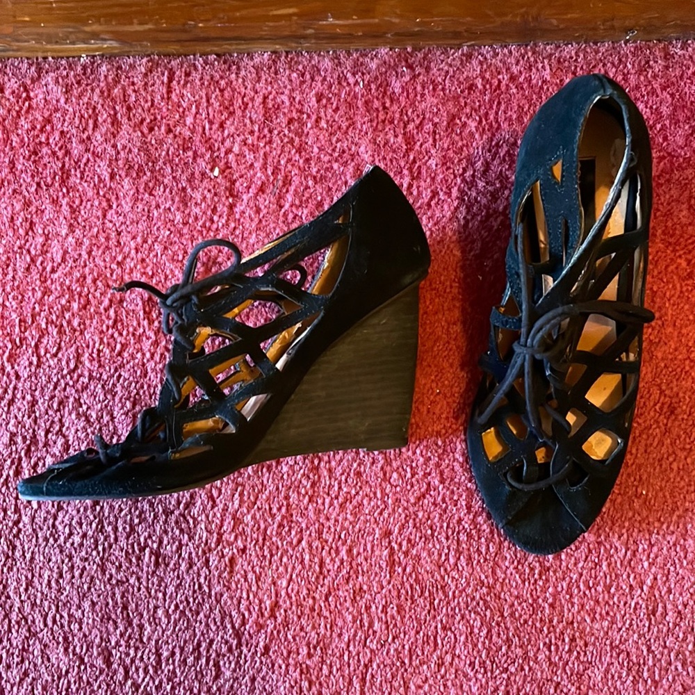 Open toe cut out wedges